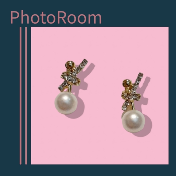 Pearl and Diamond Stud Earrings - Picture 5 of 9
